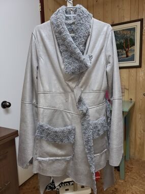 Light Gray Faux Shearling Teddy Jacket with Plush Trim